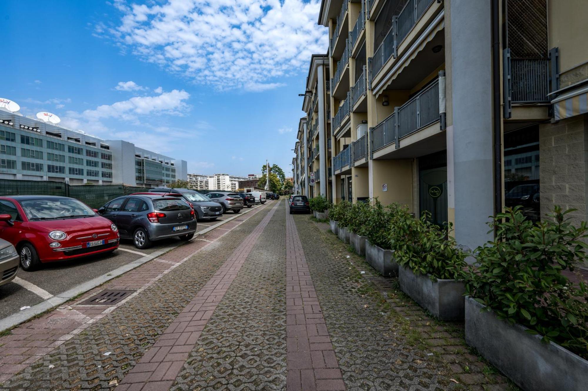 Cozy Suite Rogoredo Apartment Next To The Metro And Train Station Mediolan Zewnętrze zdjęcie